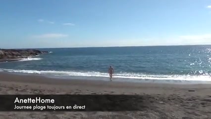 426px x 240px - Amateur wife secretly masturbating at the beach